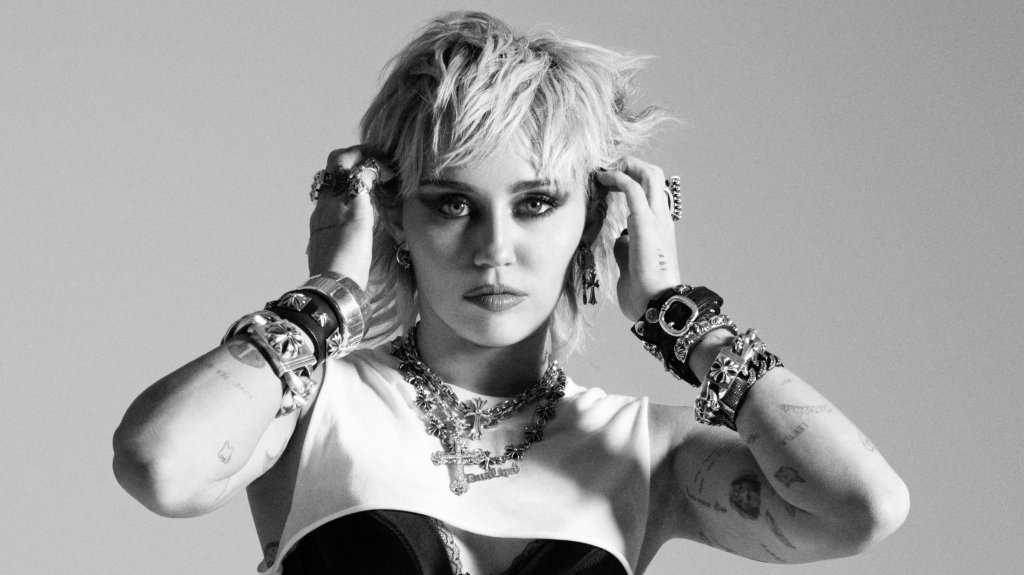 Miley Cyrus se rockifie avec son nouvel album Plastic&nbsp;Hearts